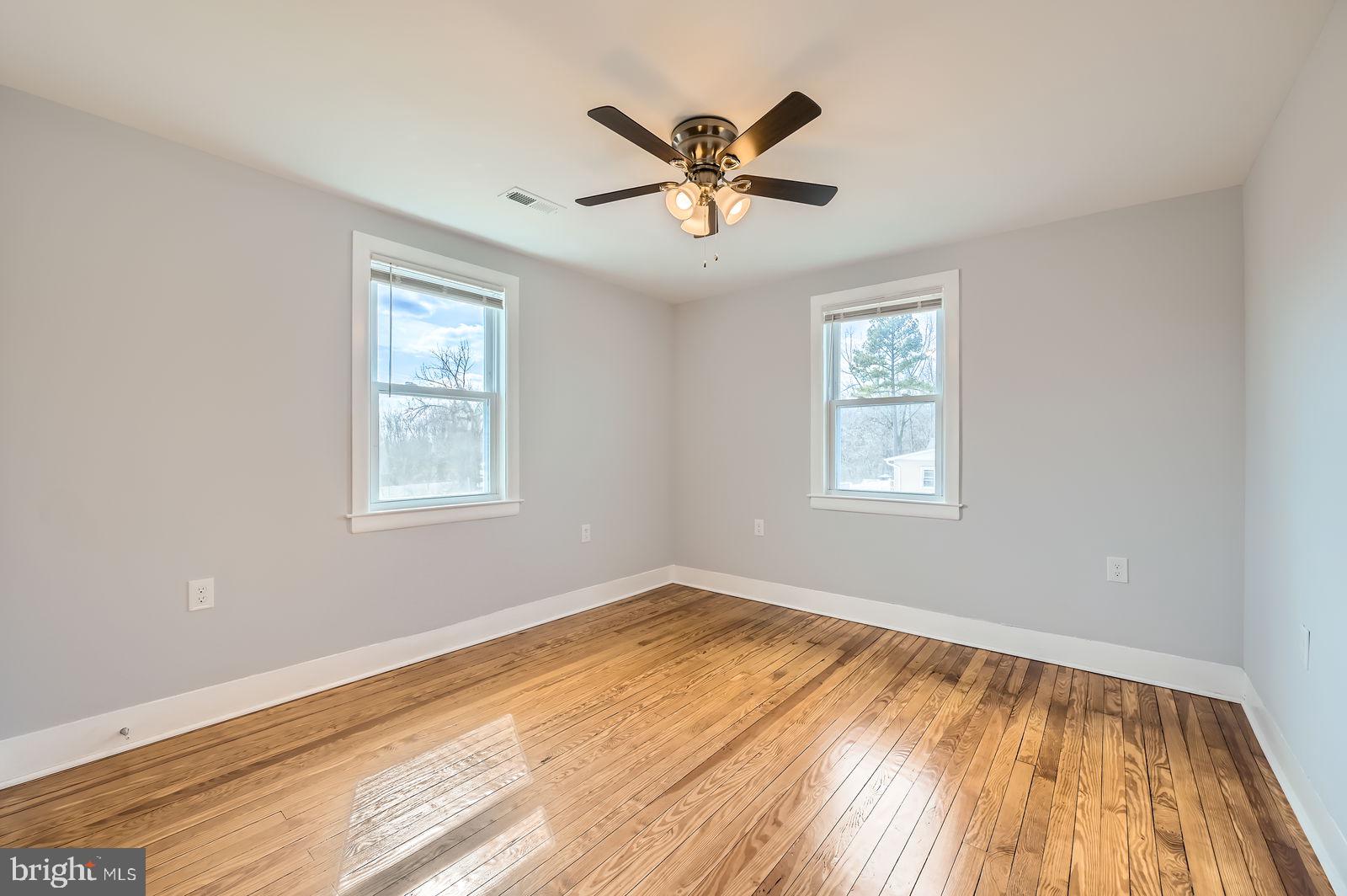 MIDDLE RIVER - Residential