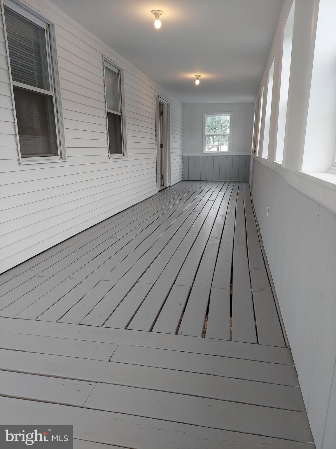 MIDDLE RIVER - Residential