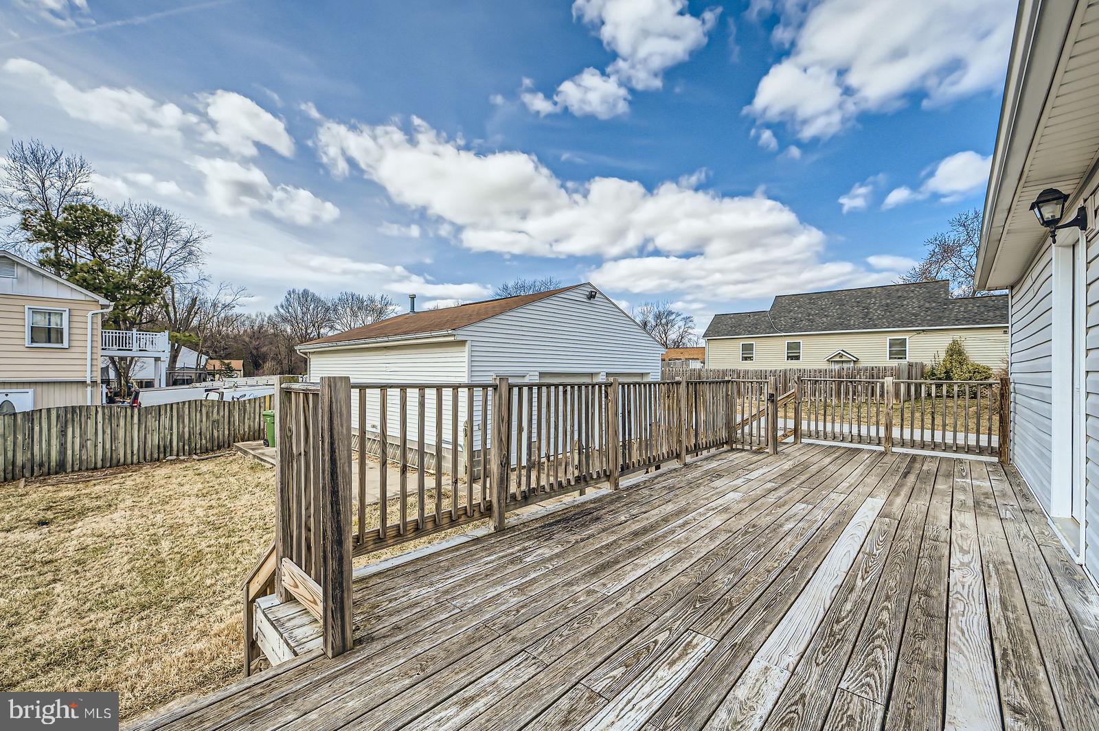 MIDDLE RIVER - Residential
