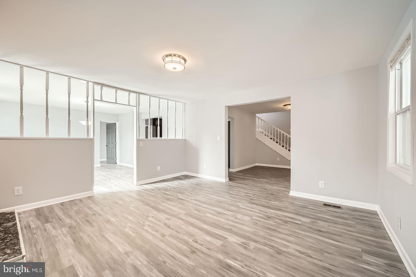MIDDLE RIVER - Residential