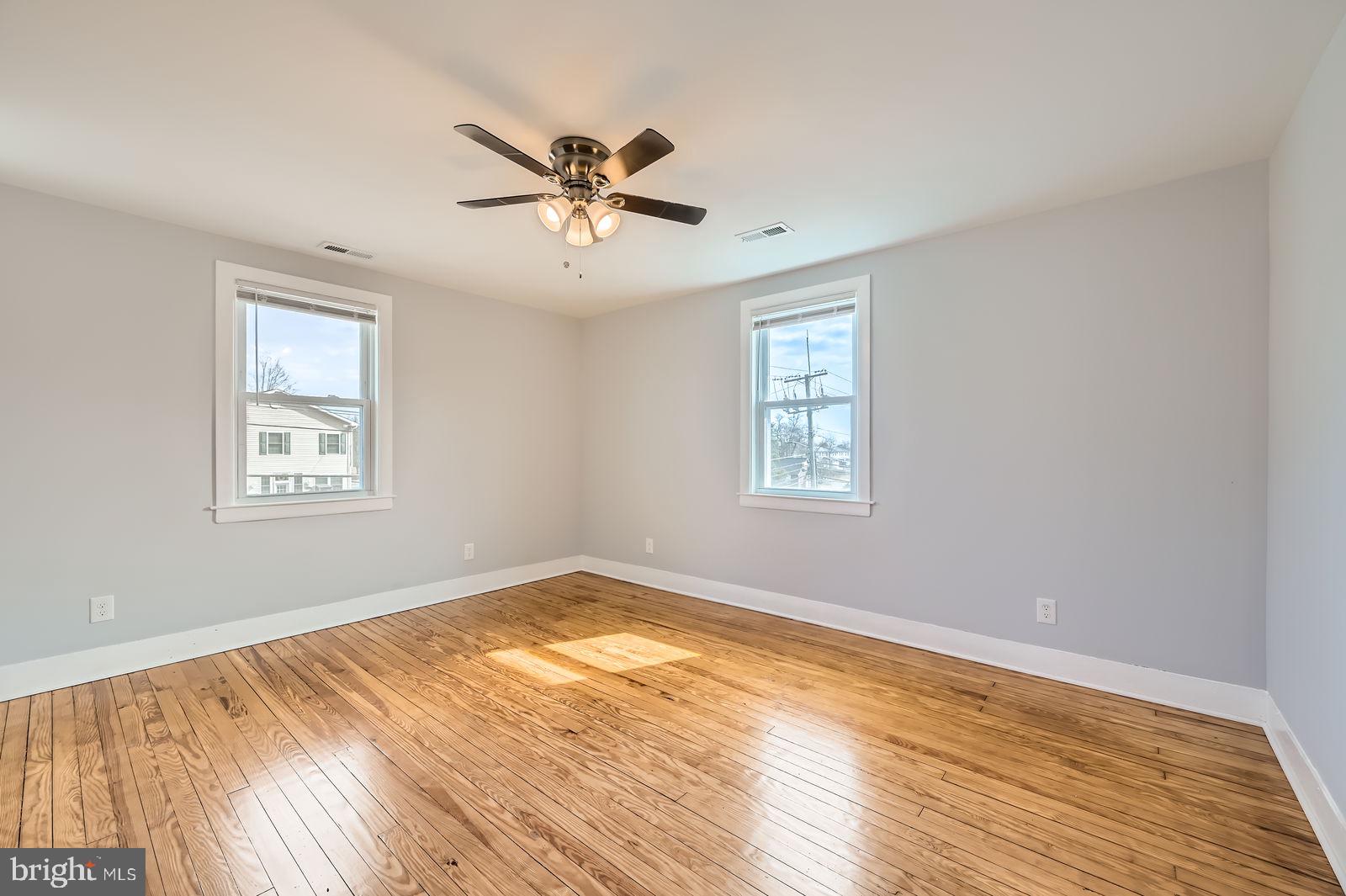 MIDDLE RIVER - Residential