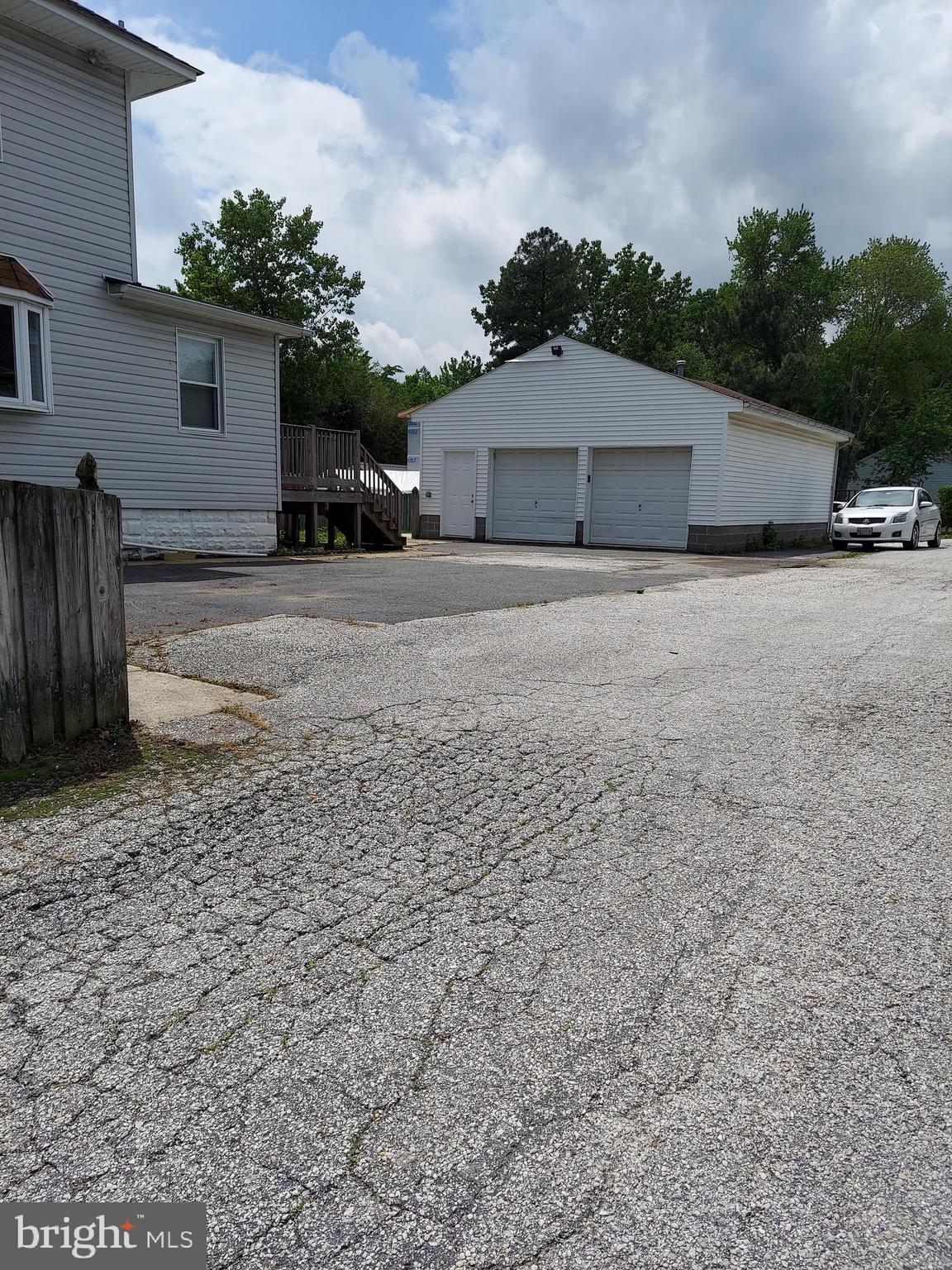 MIDDLE RIVER - Residential