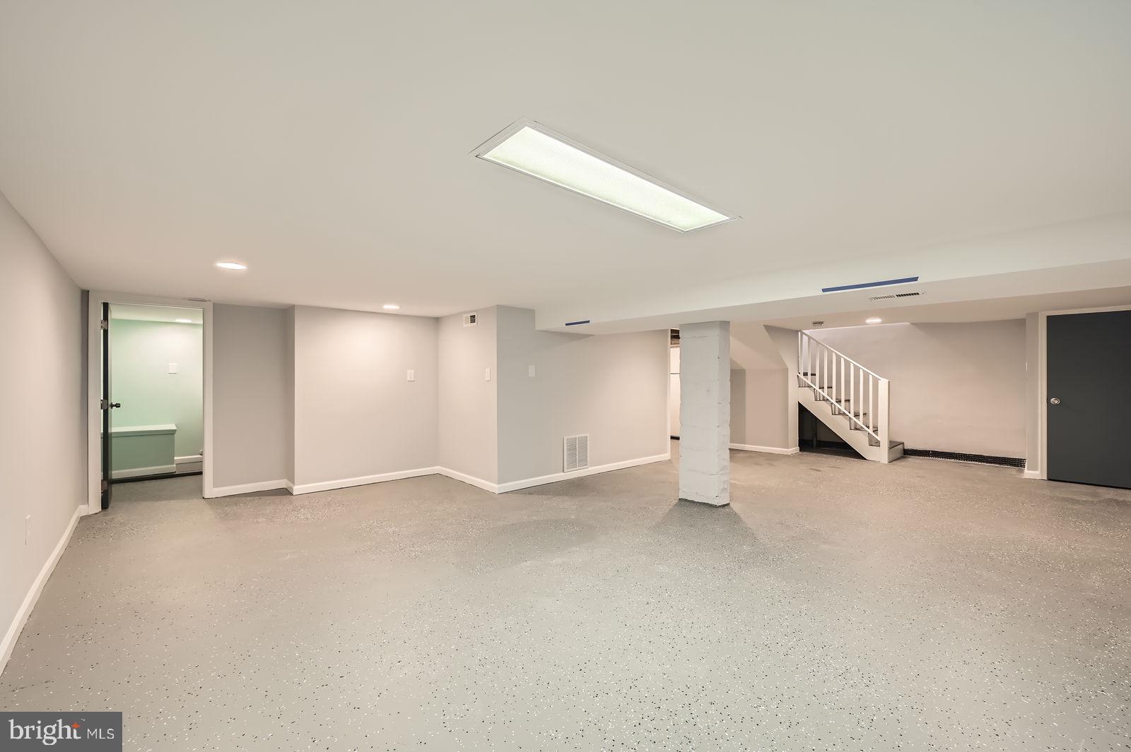 MIDDLE RIVER - Residential
