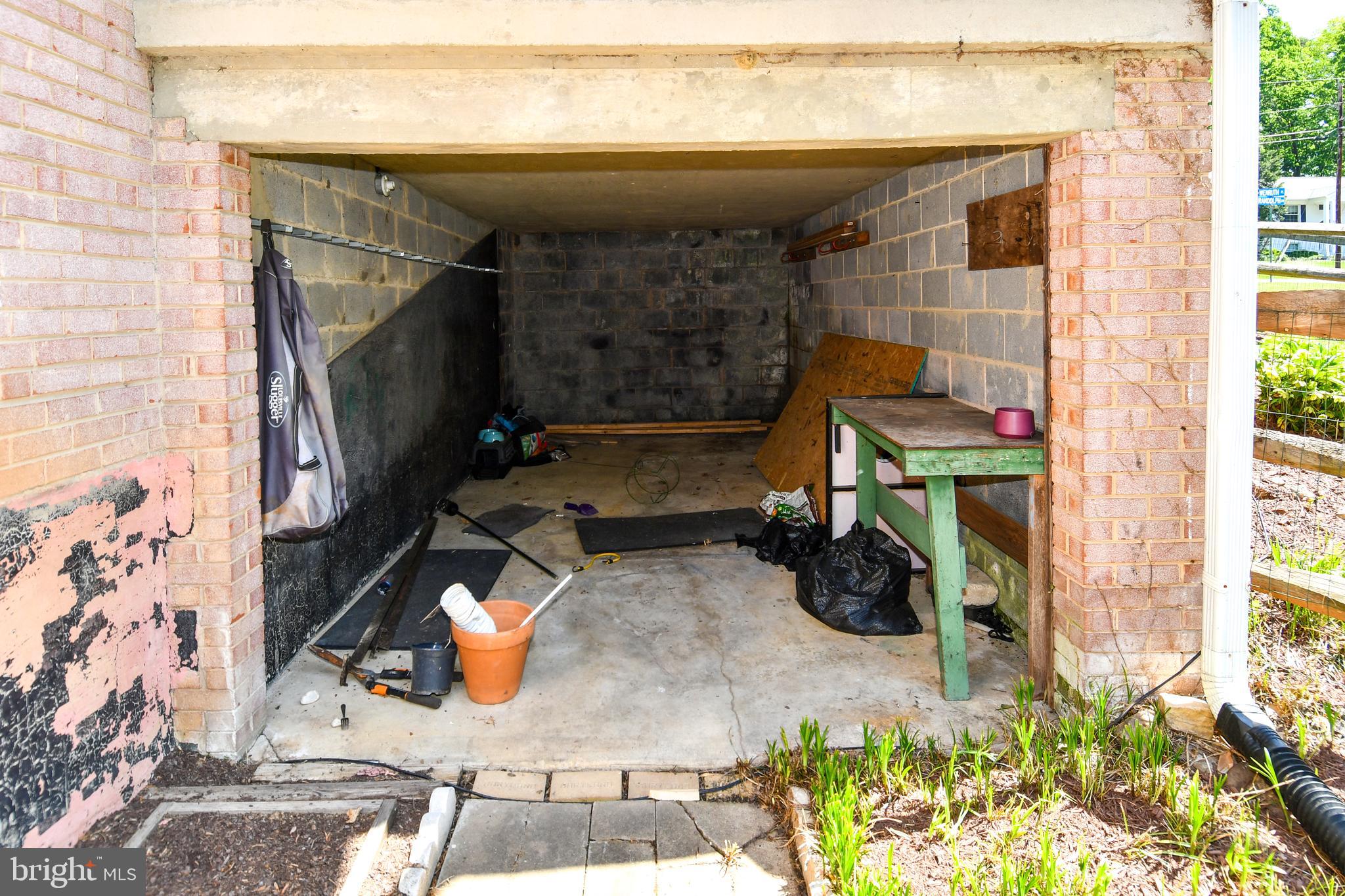 BRIANWOODS - Residential Lease