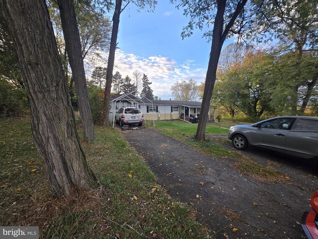 Photo of 106 Hess Road, ELIZABETHTOWN, PA 17022 (MLS # PALA2078562)