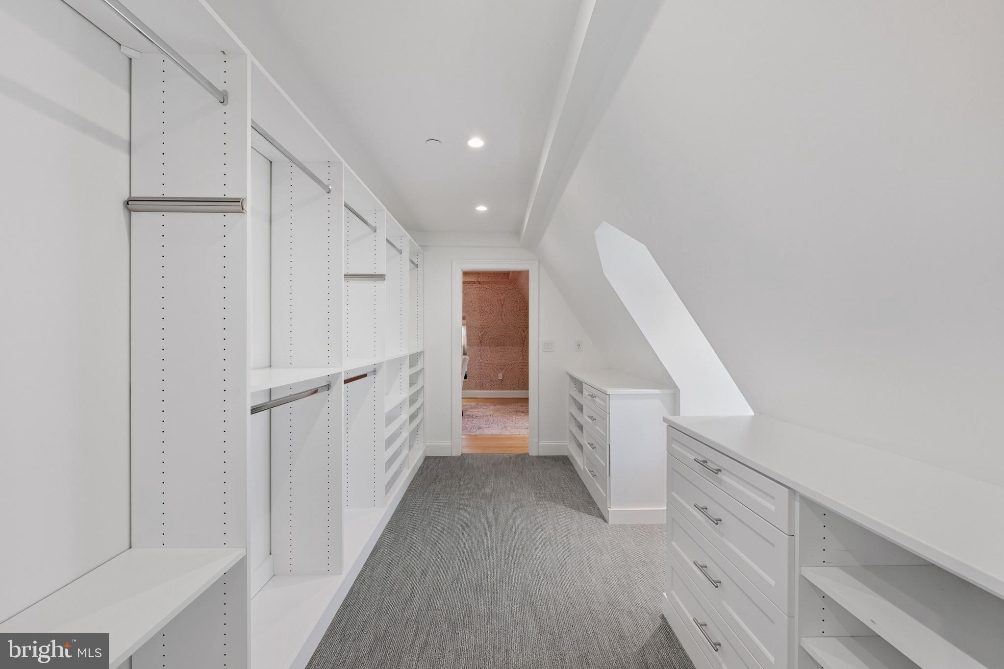 CLEVELAND PARK - Residential