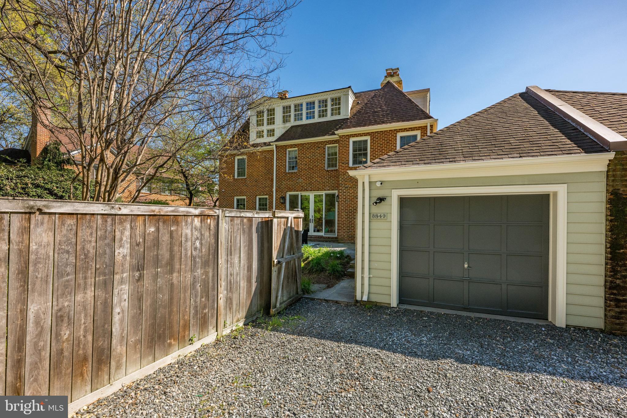 CLEVELAND PARK - Residential