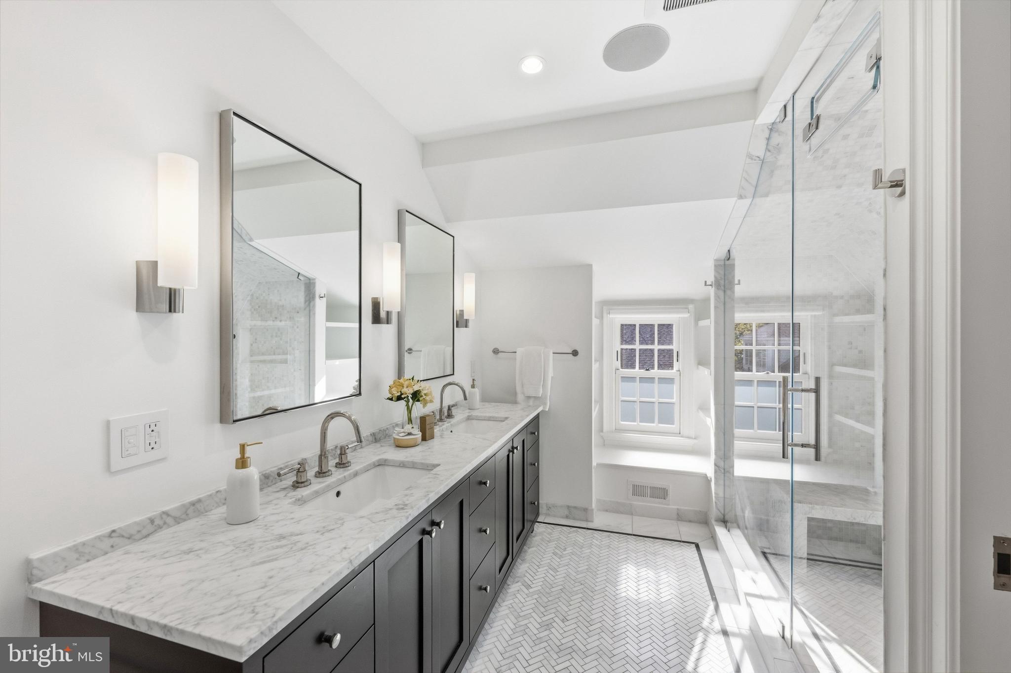 CLEVELAND PARK - Residential