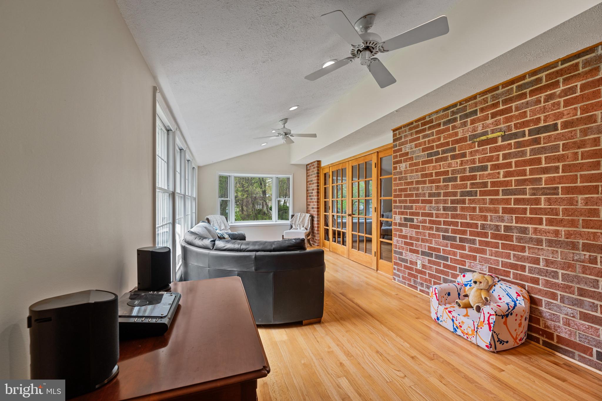 VILLAGE OF OWEN BROWN - Residential