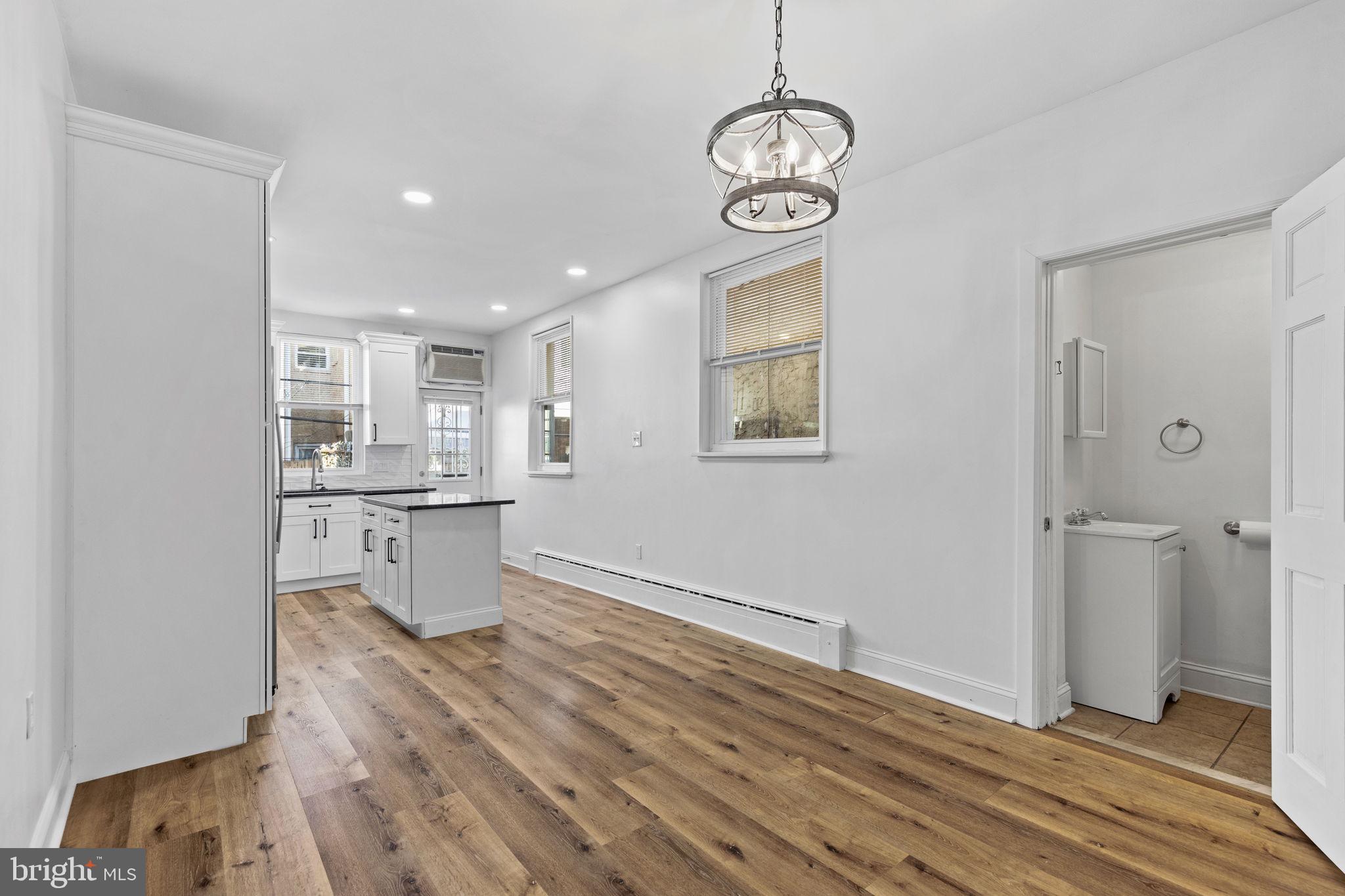 GIRARD ESTATES - Residential