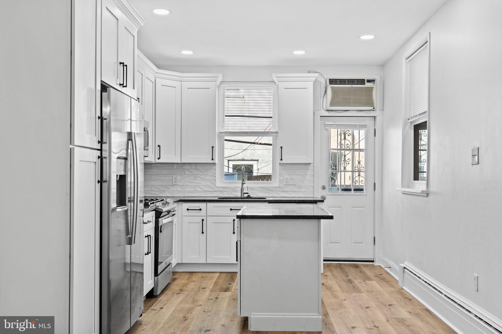 GIRARD ESTATES - Residential