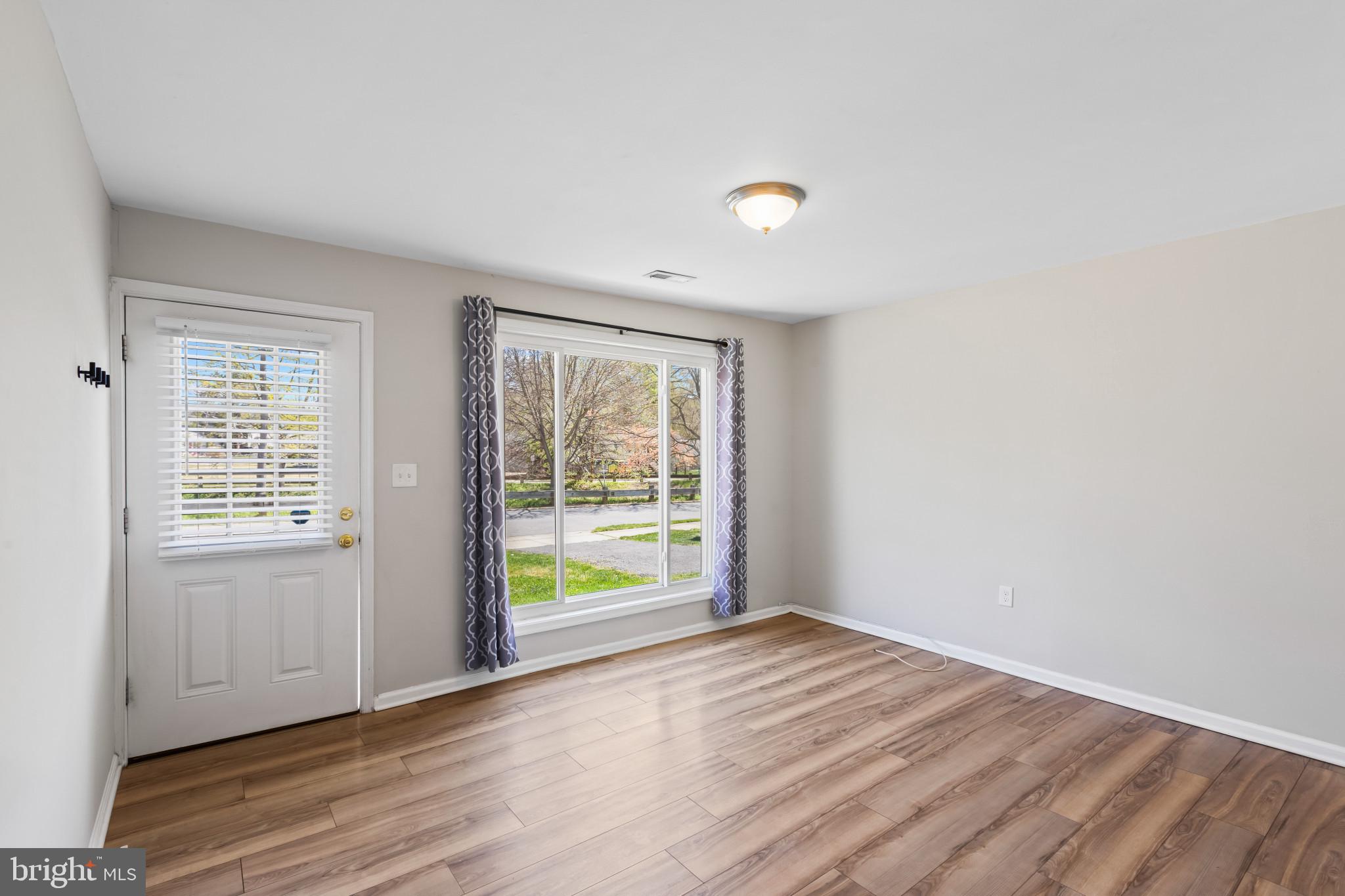 HOLLYWOOD - Residential