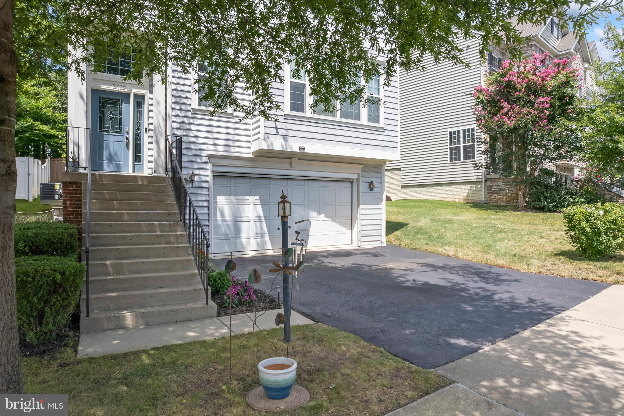 EAGLES POINTE - Residential