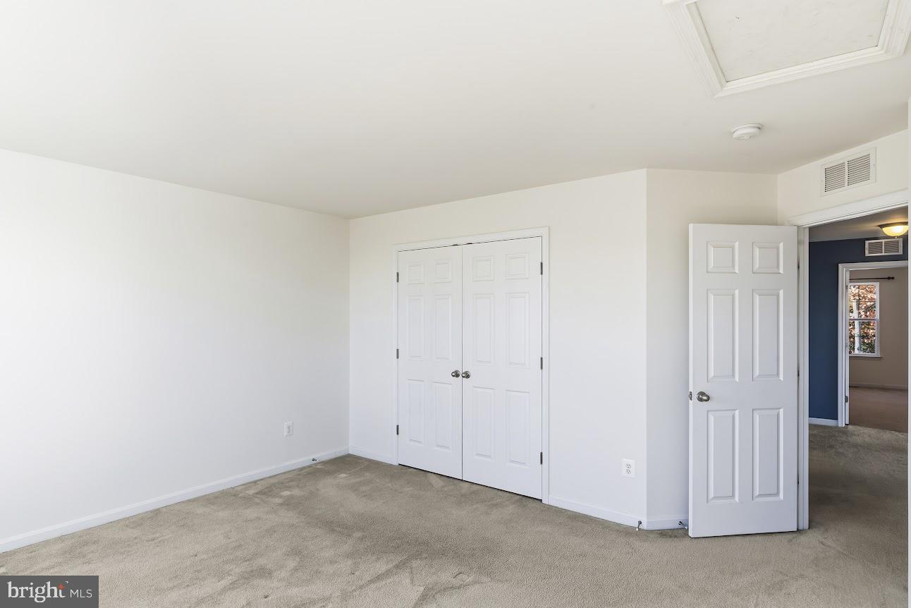 EAGLES POINTE - Residential