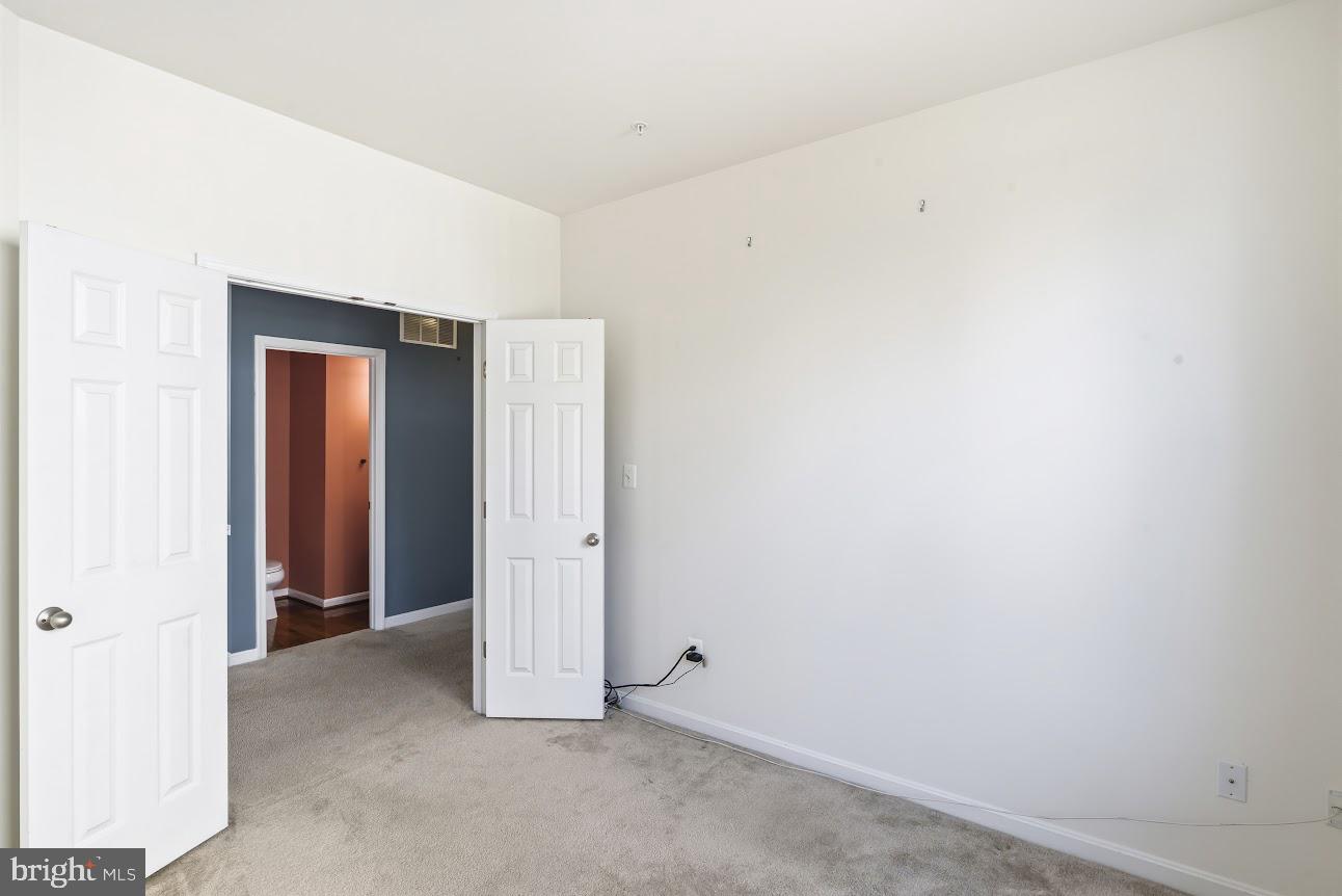 EAGLES POINTE - Residential