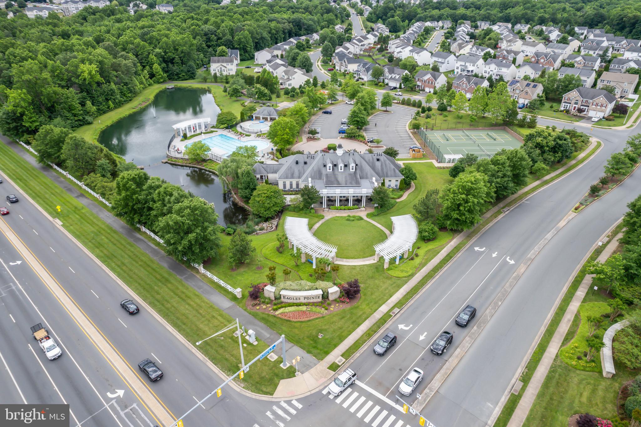 EAGLES POINTE - Residential