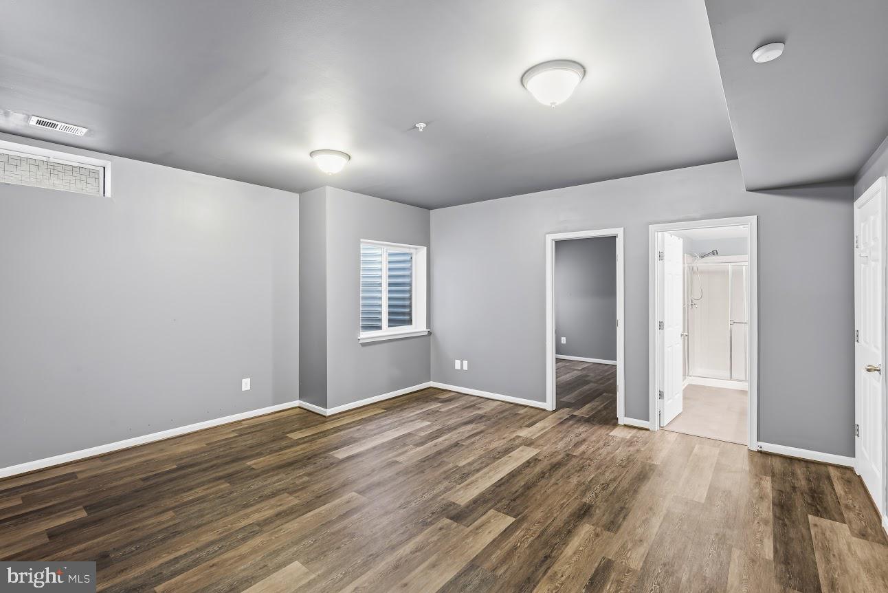 EAGLES POINTE - Residential