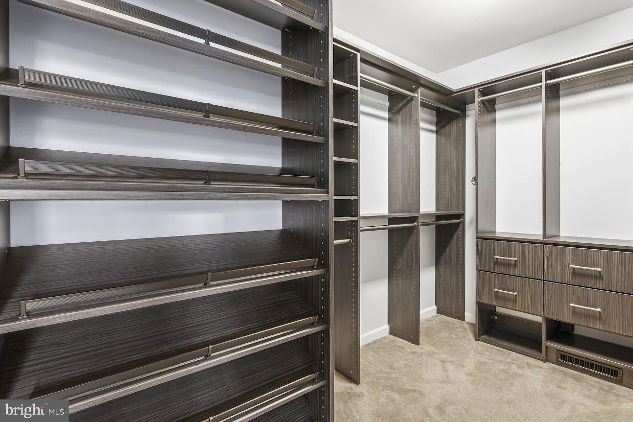 EAGLES POINTE - Residential