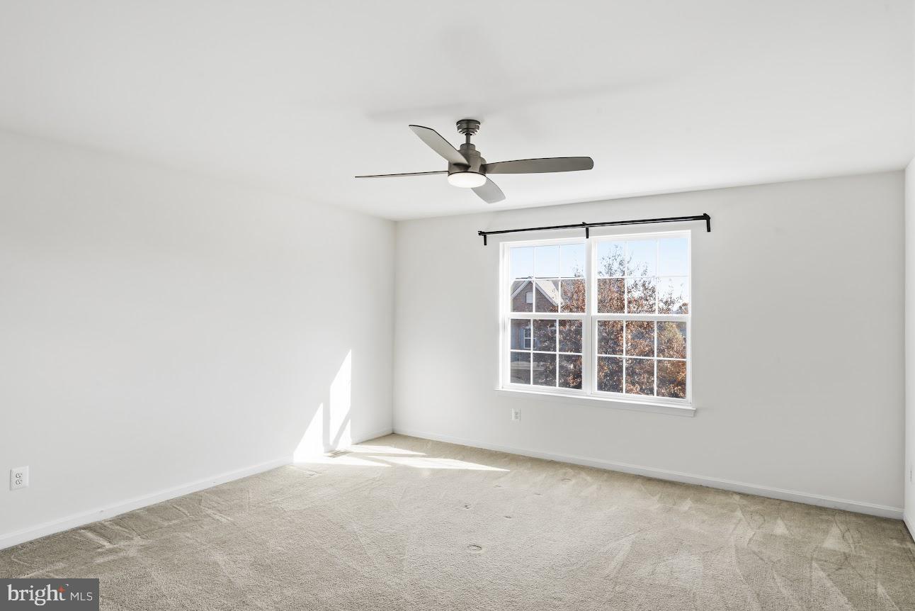 EAGLES POINTE - Residential