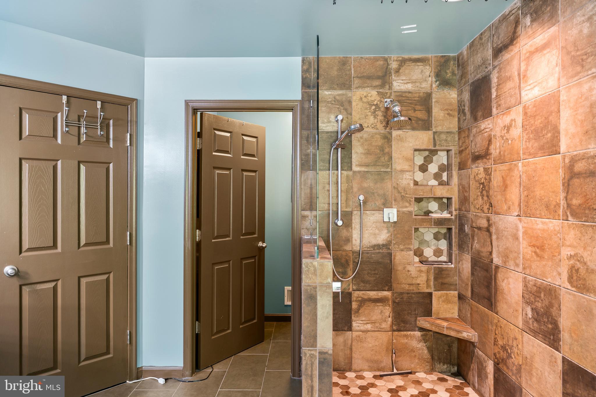 EAGLES POINTE - Residential