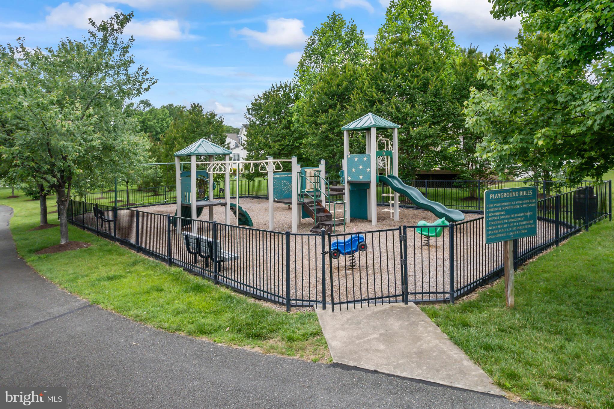 EAGLES POINTE - Residential