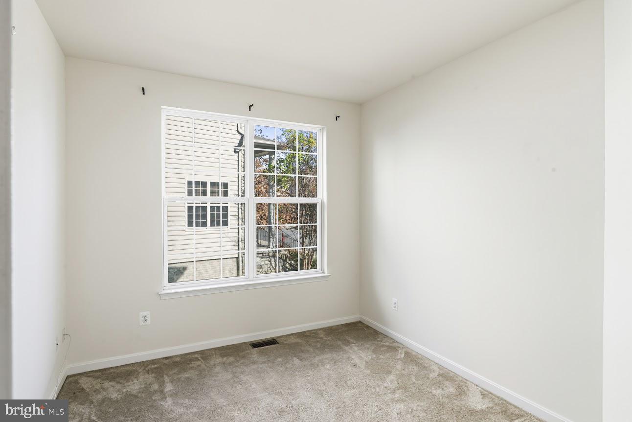 EAGLES POINTE - Residential