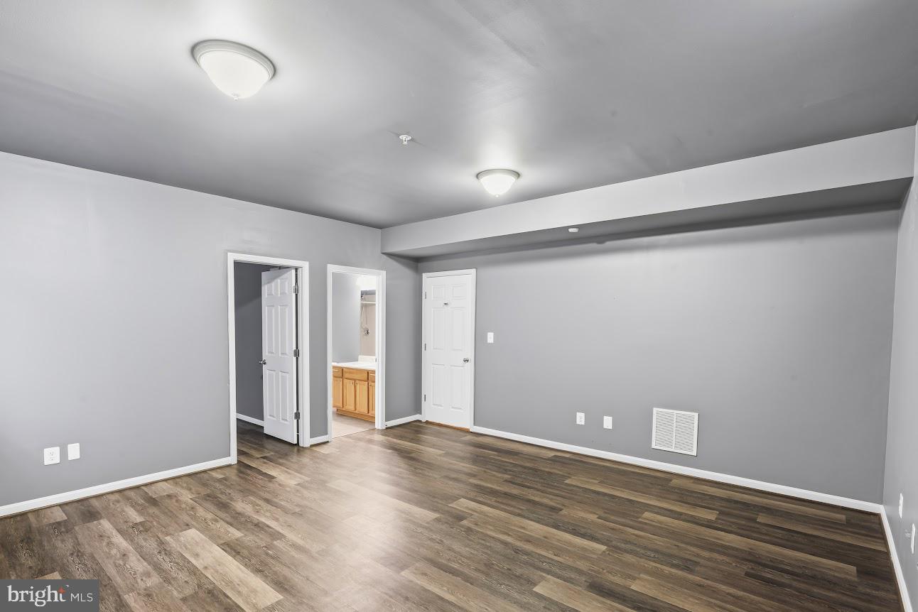 EAGLES POINTE - Residential