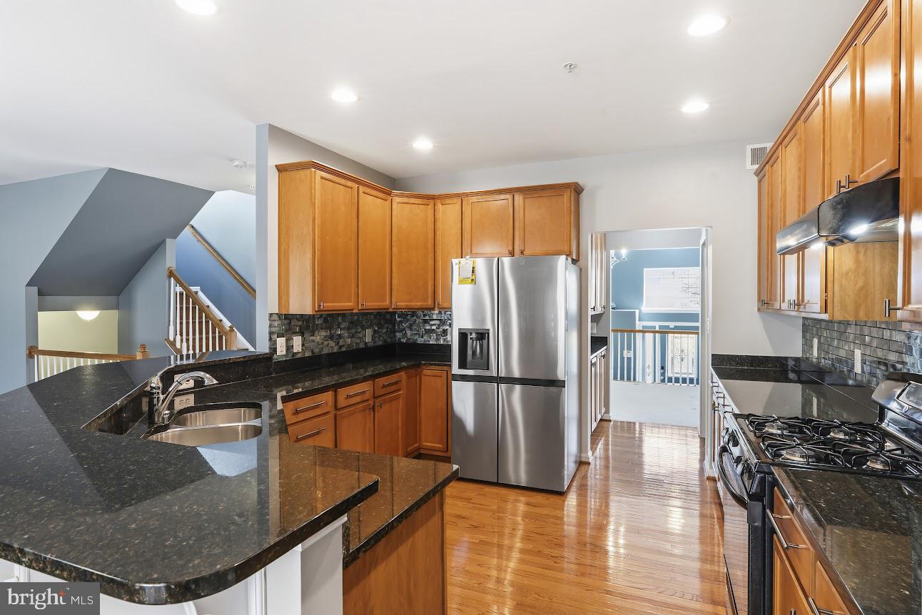 EAGLES POINTE - Residential