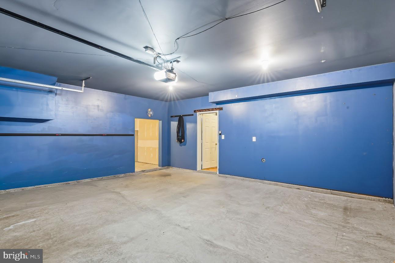 EAGLES POINTE - Residential