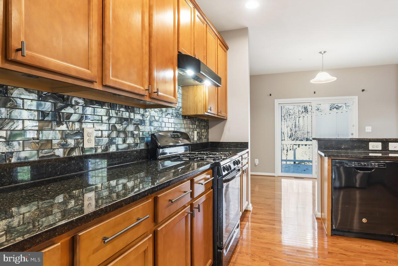 EAGLES POINTE - Residential