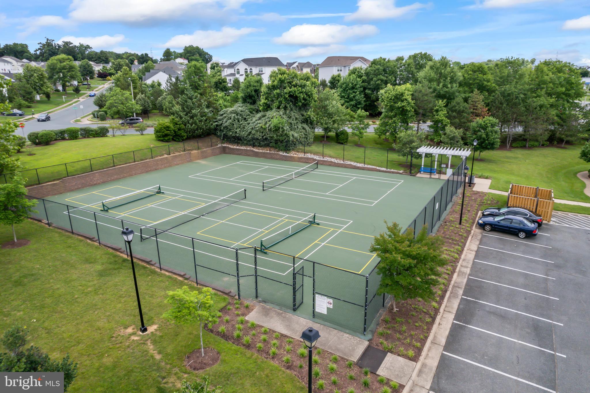 EAGLES POINTE - Residential