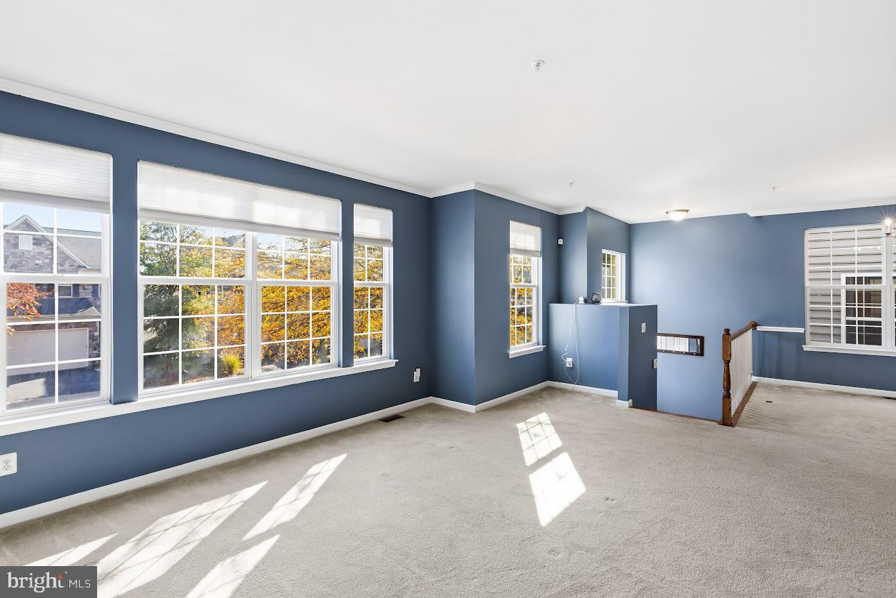 EAGLES POINTE - Residential