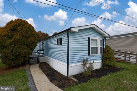 Homes For Sale - 16 Highland Court Road<br/> PARKESBURG, PA 19365