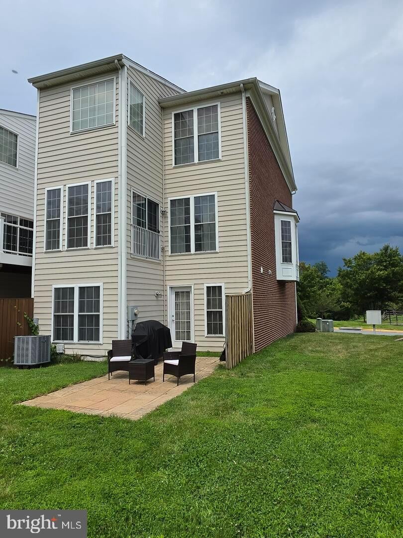 6384 MEANDERING WOODS COURT