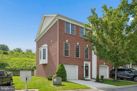 Townhouse For Sale - 6384 Meandering Woods Court<br/> FREDERICK, MD 21701