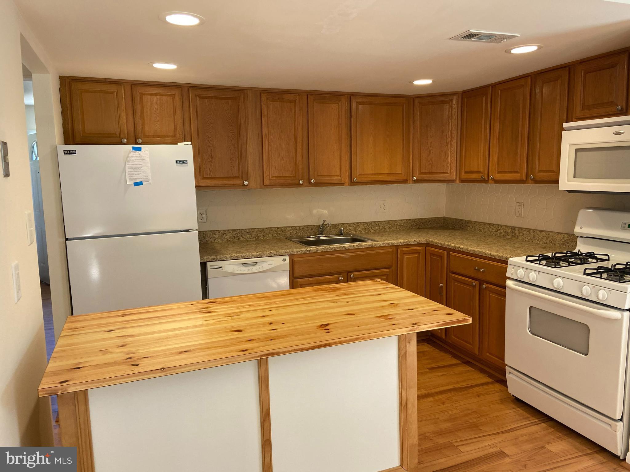 HERITAGE HILL CONDO - Residential