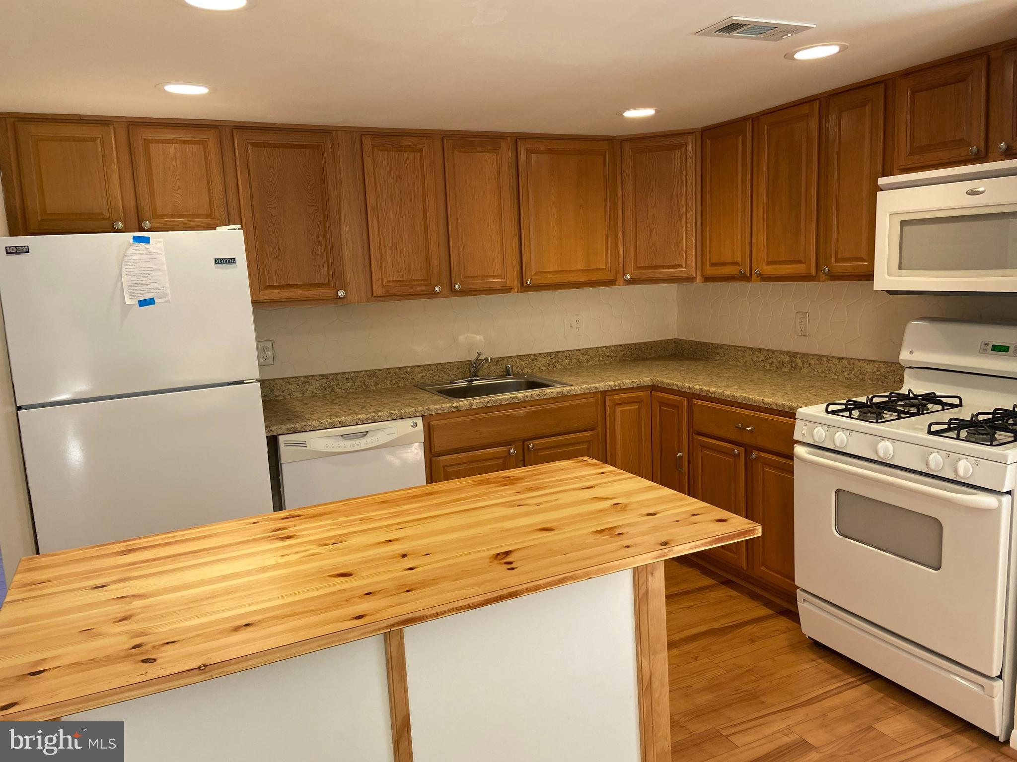 HERITAGE HILL CONDO - Residential