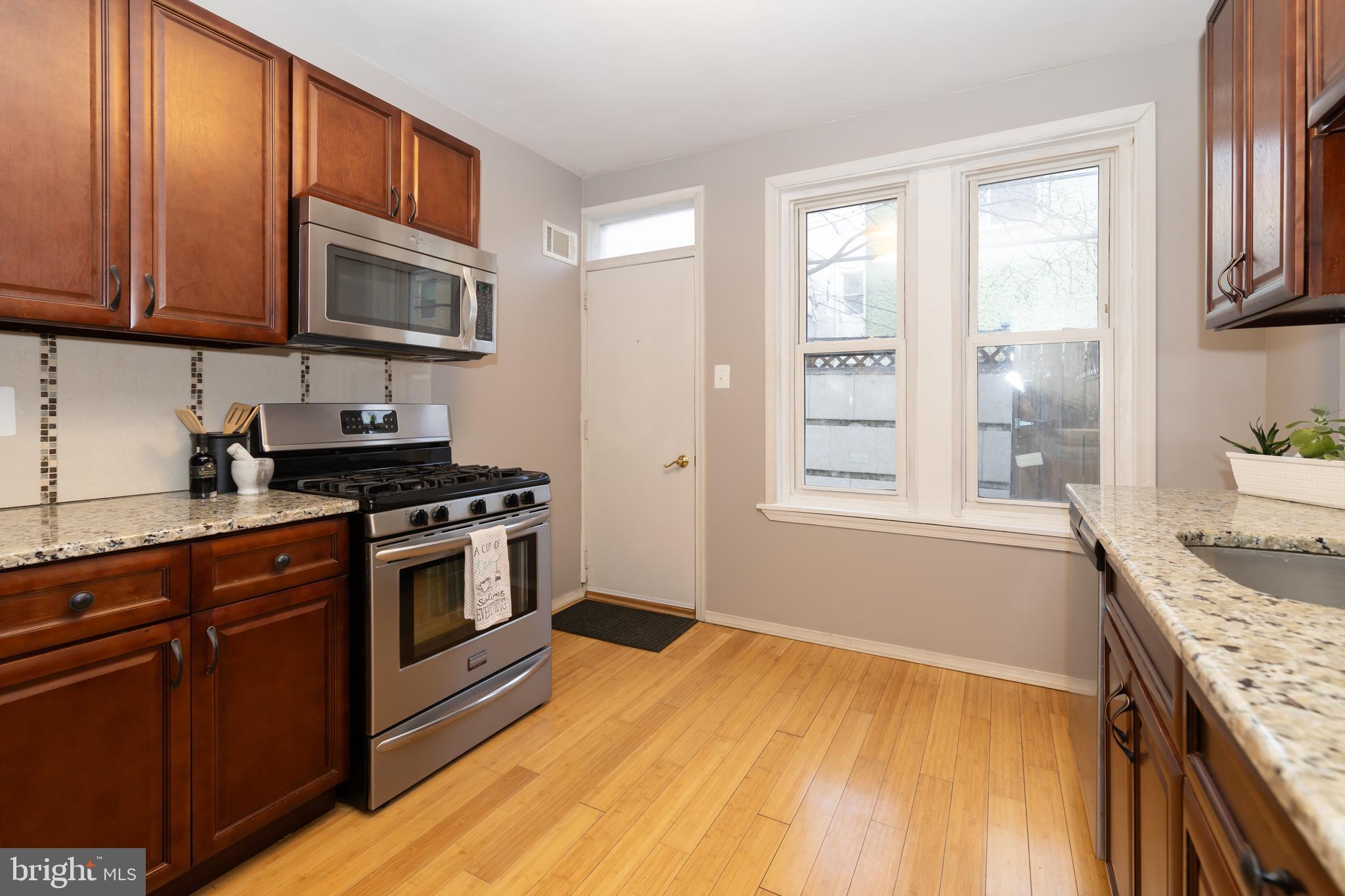 POINT BREEZE - Residential