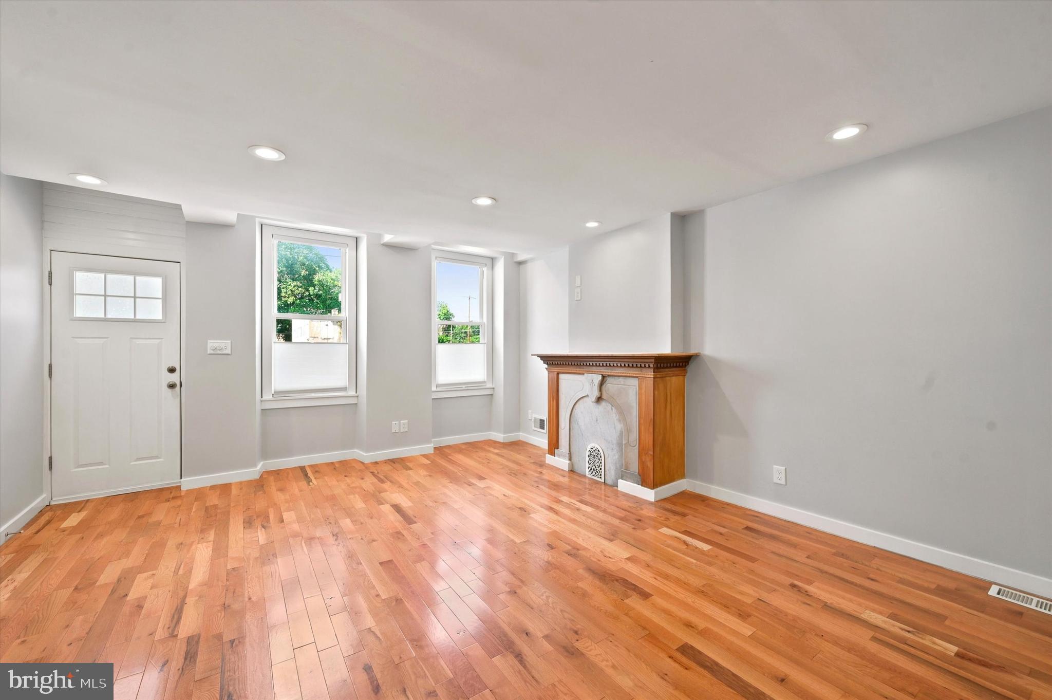 1006 W DAKOTA STREET