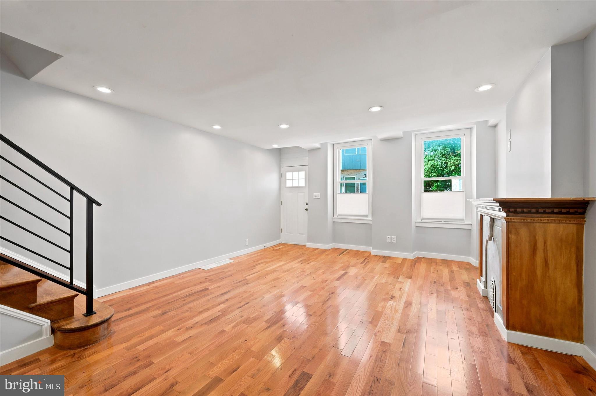 1006 W DAKOTA STREET