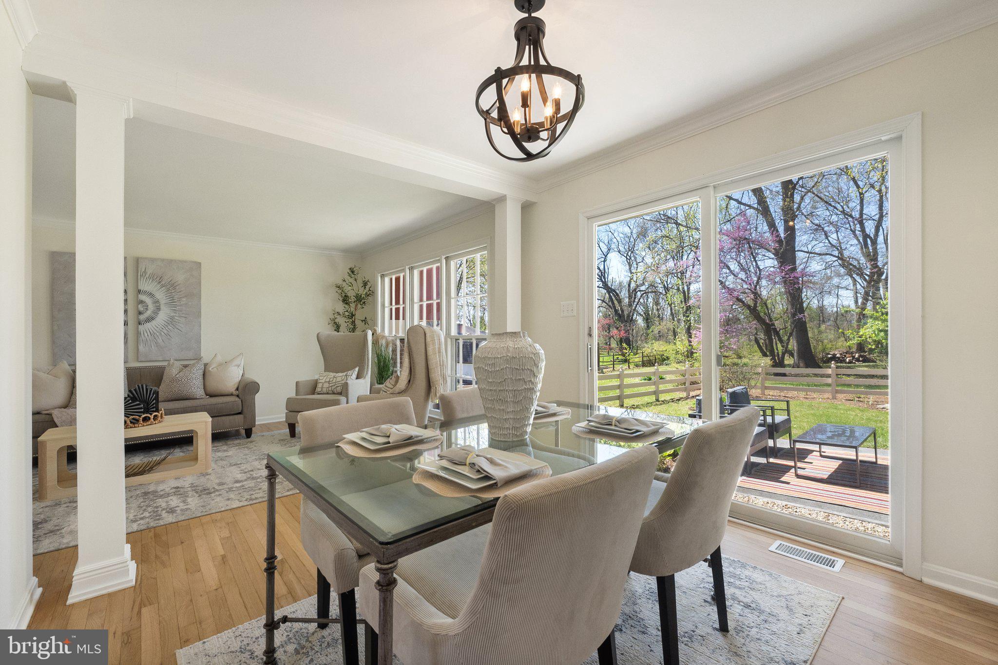 COUNTRY CLUB HILLS - Residential