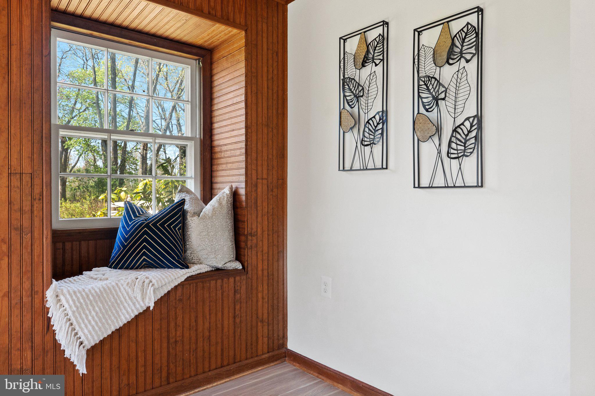 COUNTRY CLUB HILLS - Residential