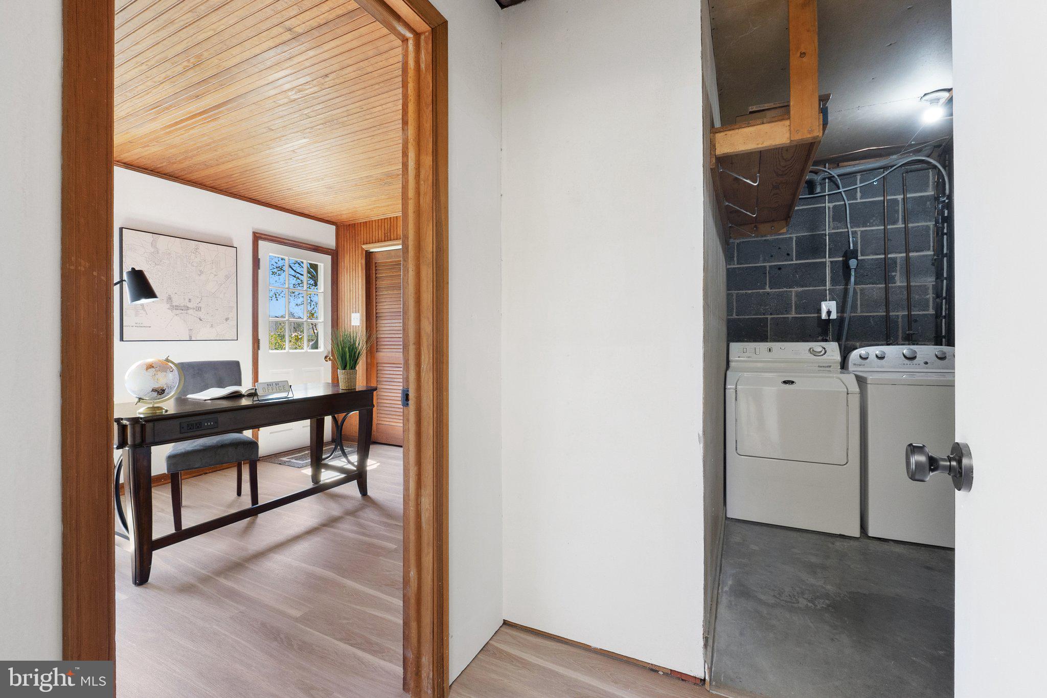 COUNTRY CLUB HILLS - Residential