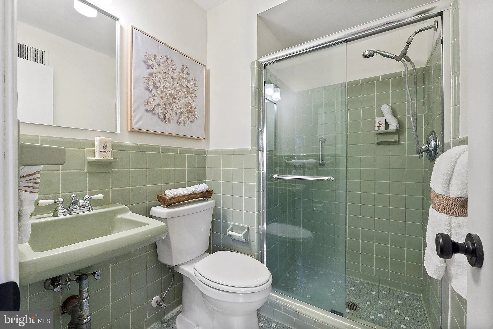 Purcellville, Virginia 20132, United States, 5 Bedrooms Bedrooms, ,3 BathroomsBathrooms,Residential,Contingent,112793