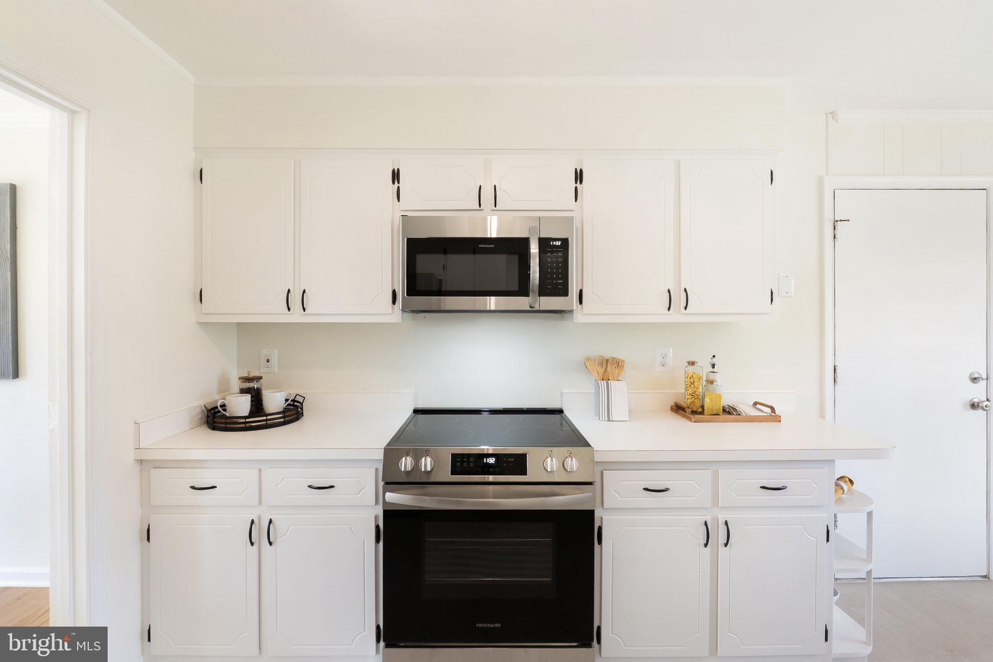 COUNTRY CLUB HILLS - Residential