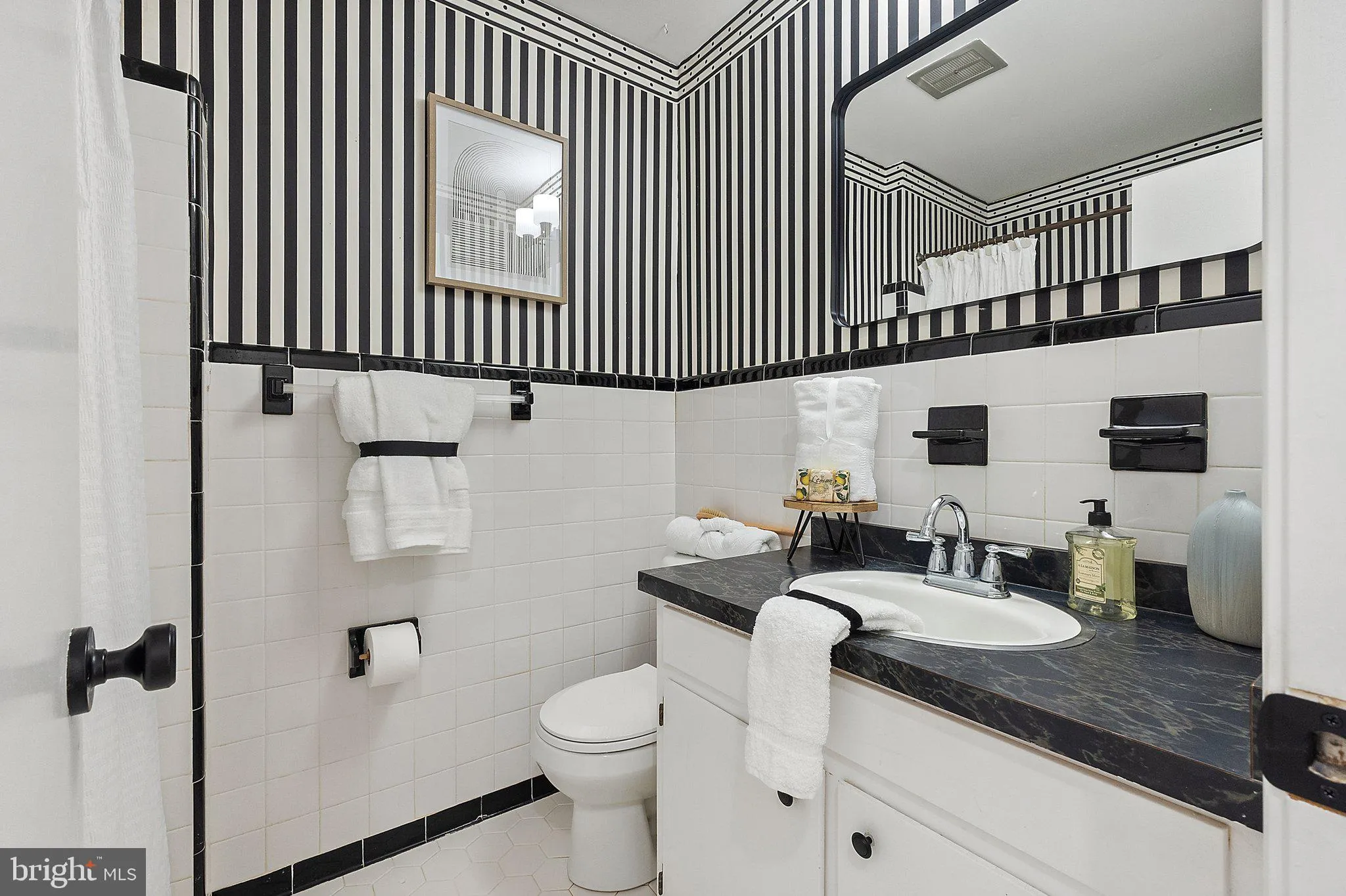 Purcellville, Virginia 20132, United States, 5 Bedrooms Bedrooms, ,3 BathroomsBathrooms,Residential,Contingent,112793