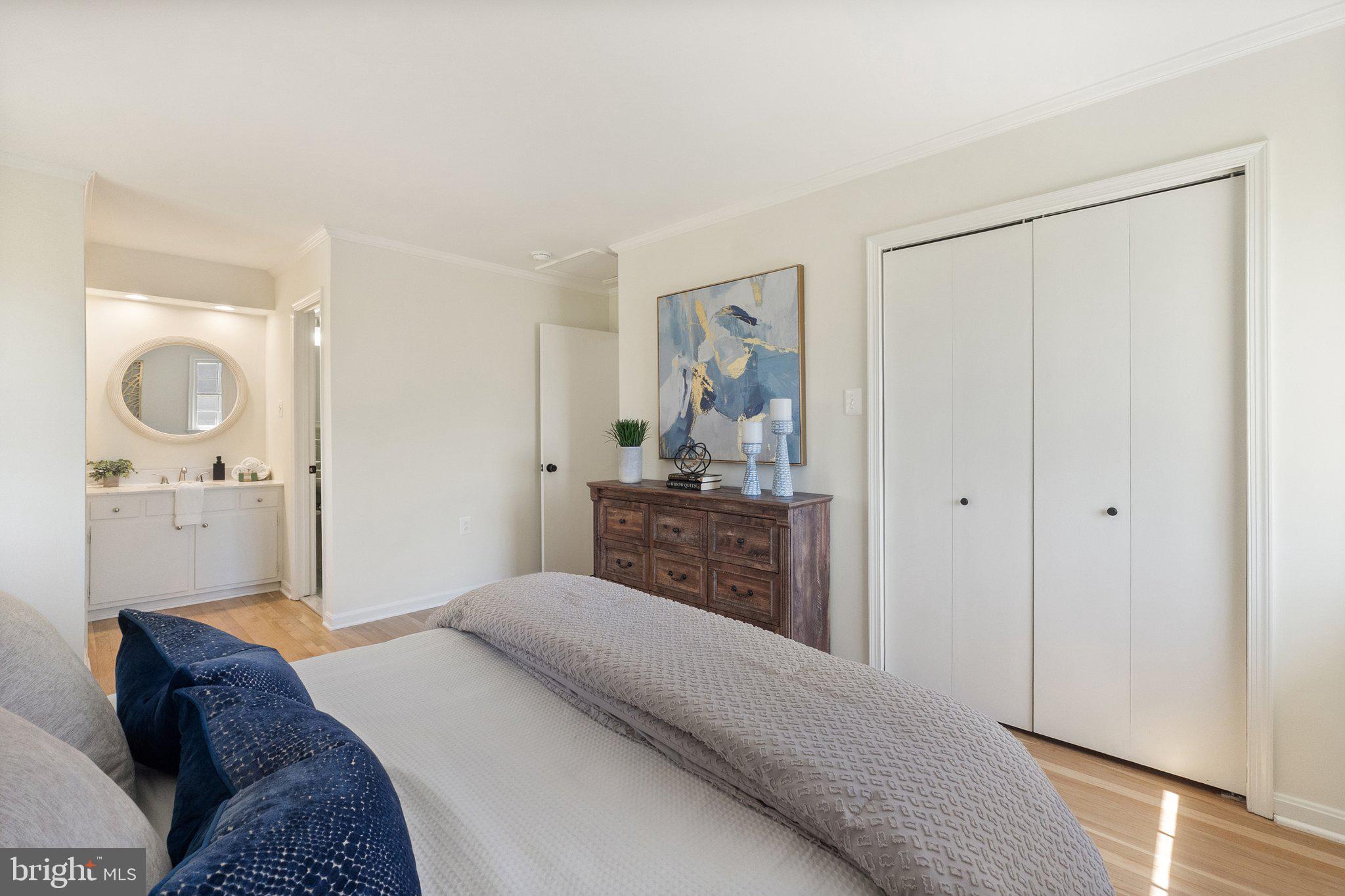 COUNTRY CLUB HILLS - Residential