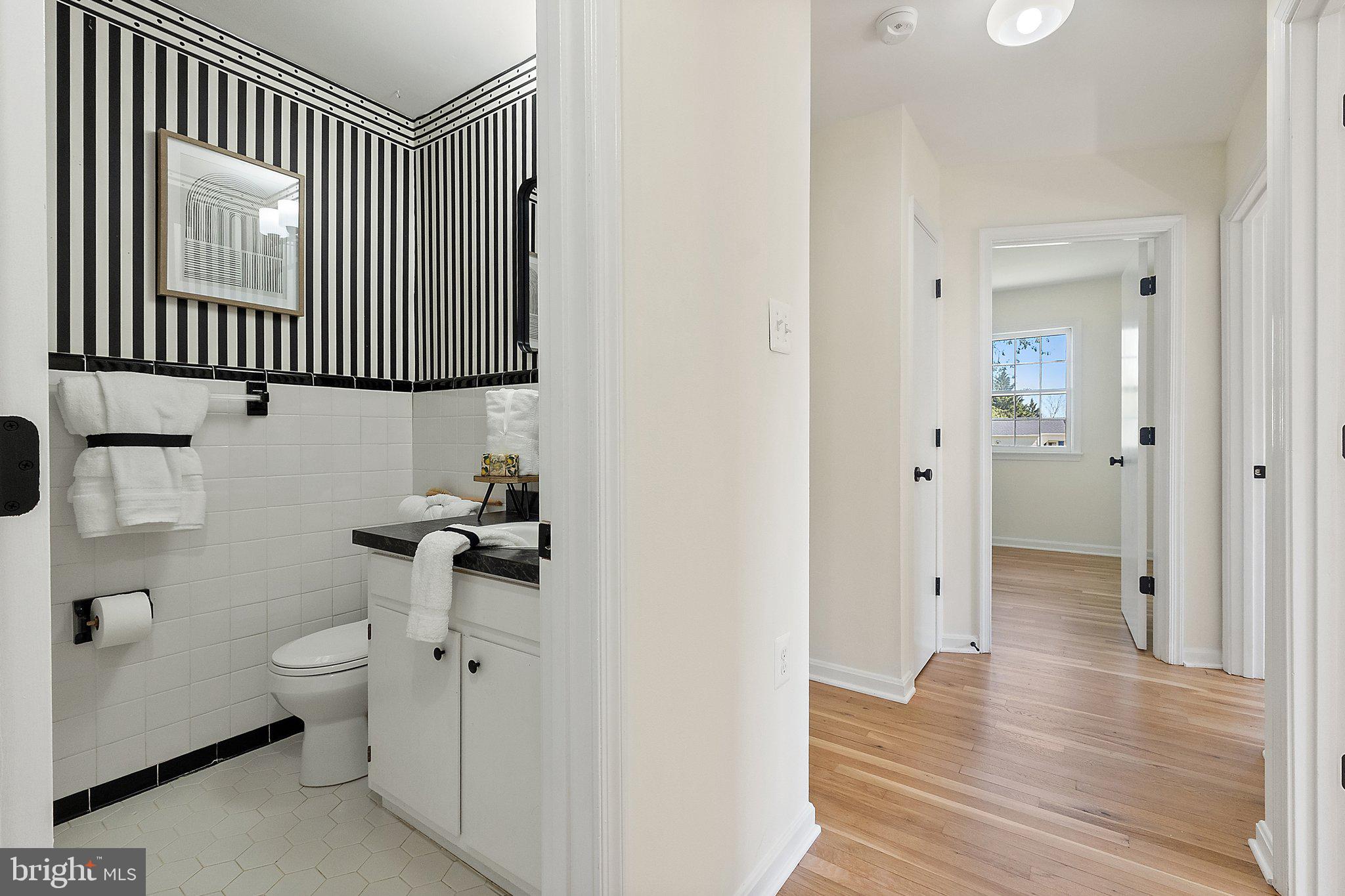 COUNTRY CLUB HILLS - Residential