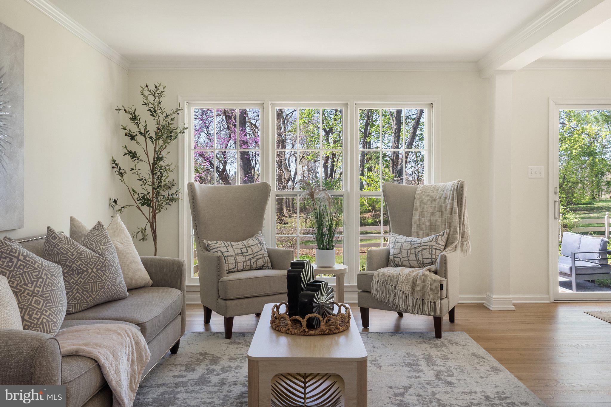 COUNTRY CLUB HILLS - Residential