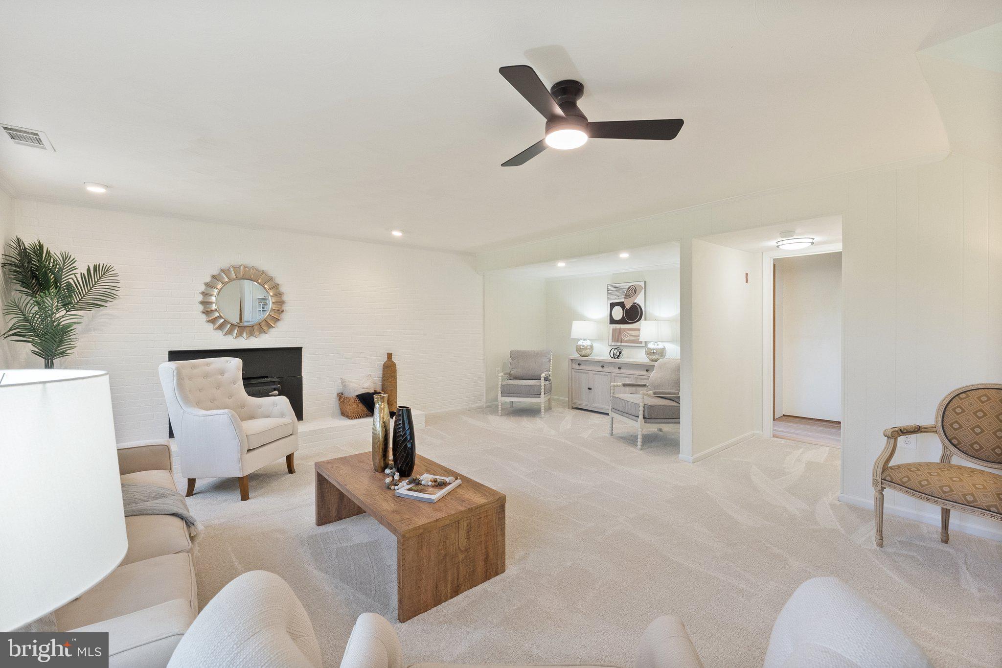 COUNTRY CLUB HILLS - Residential